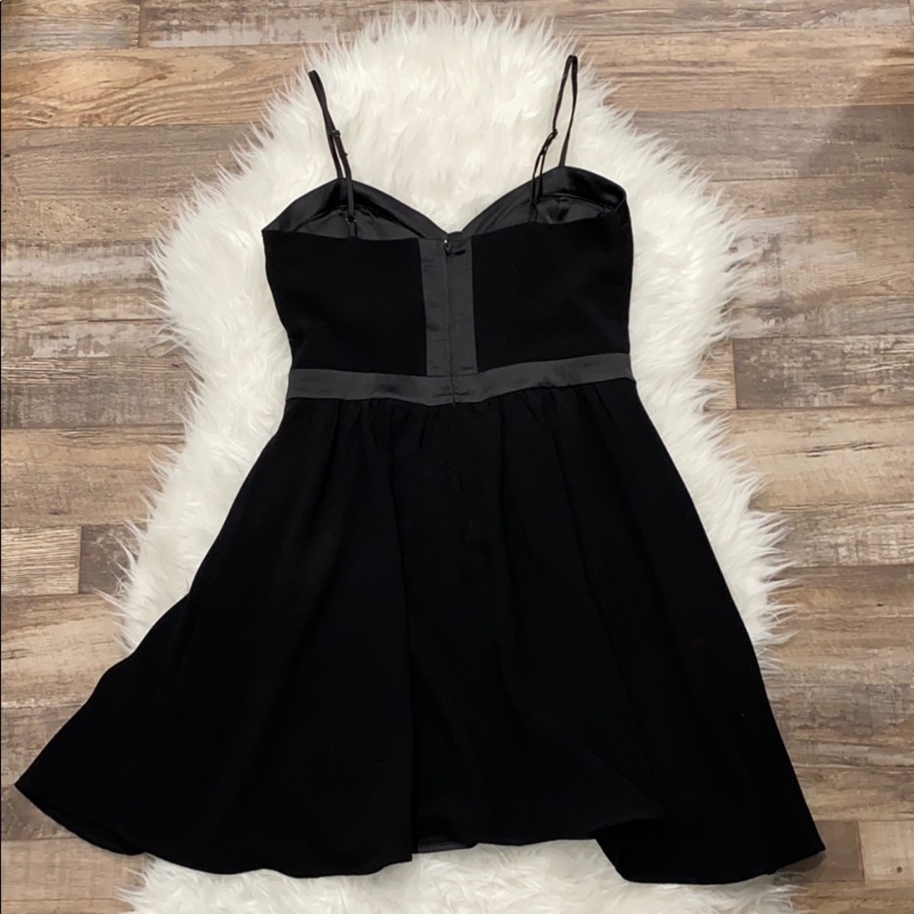 Guess • LBD - Picture 2 of 8